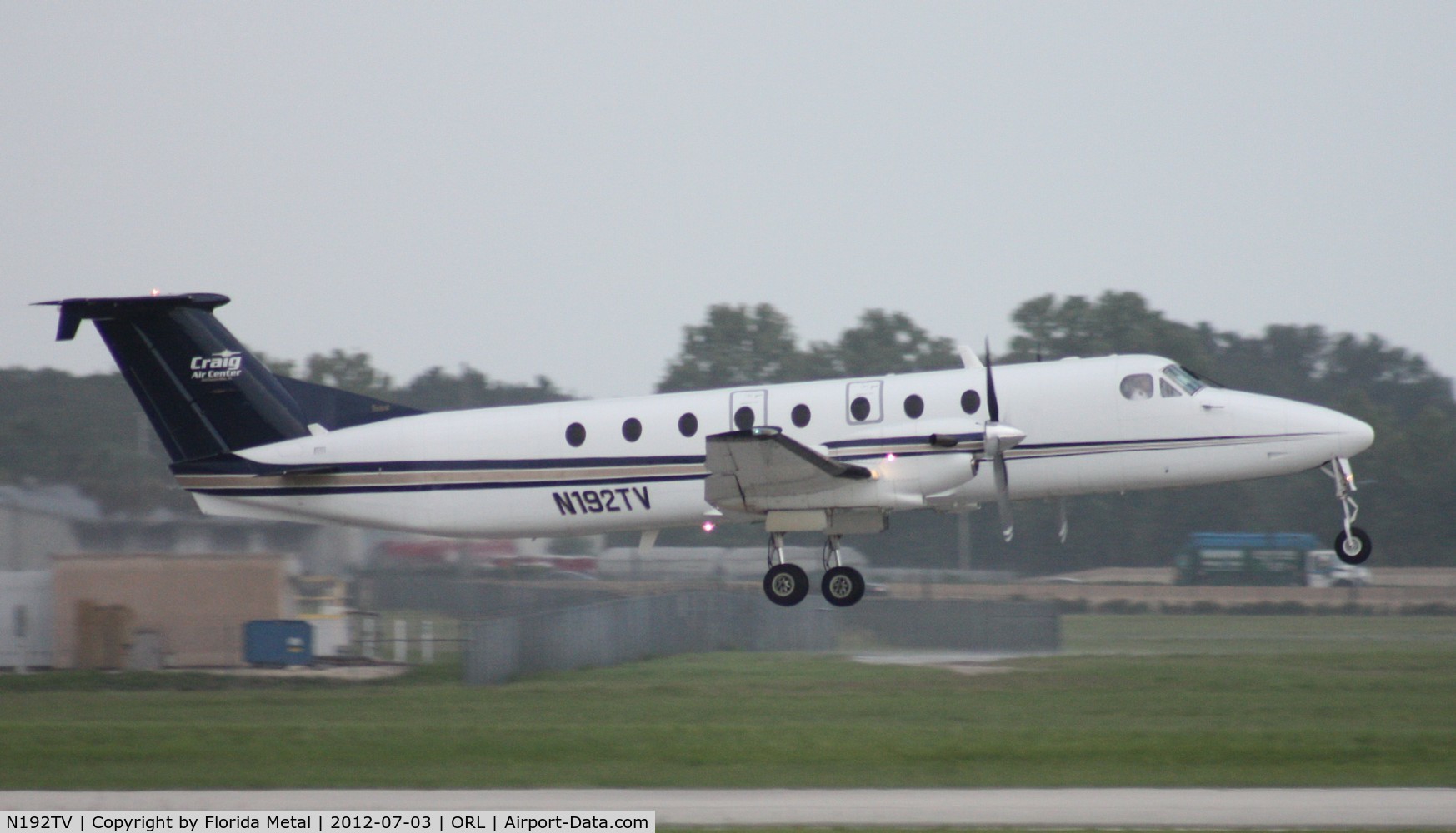 N192TV, 1989 Beech 1900C C/N UC-67, Private B1900C