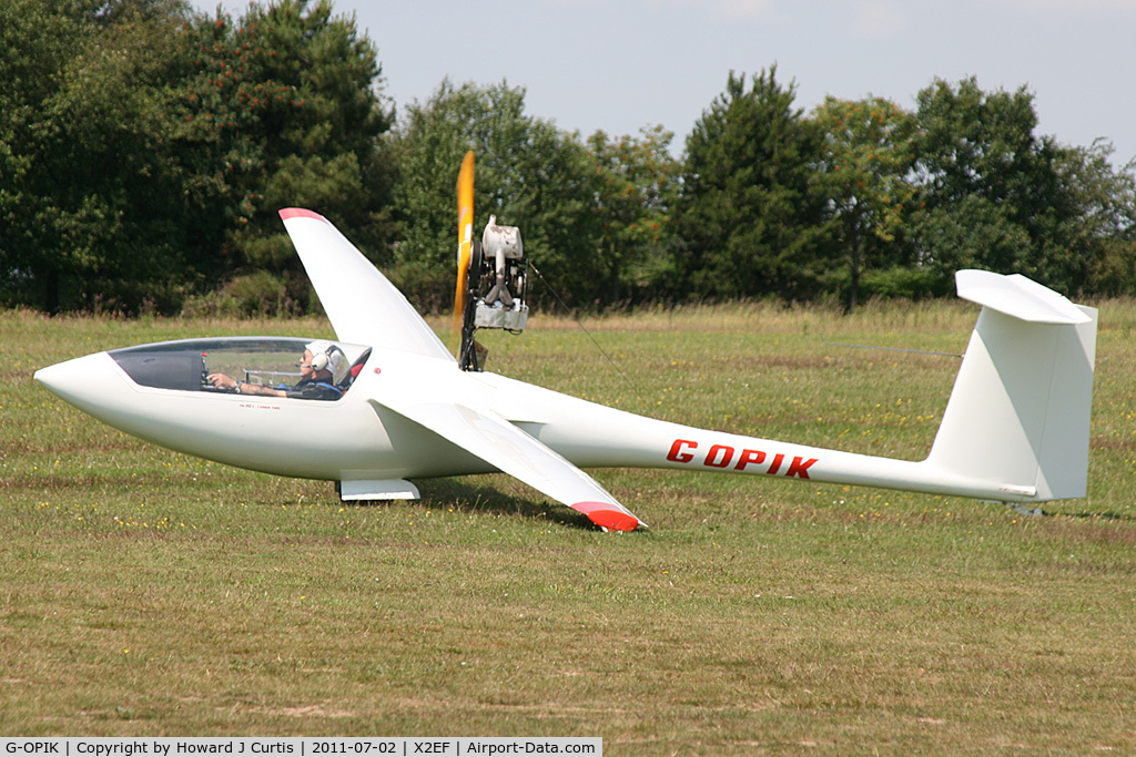 G-OPIK, 1979 Eiriavion PIK-20E C/N 20233, At the Dorset Gliding Club airfield at Eyres Field, Gallows Hill.