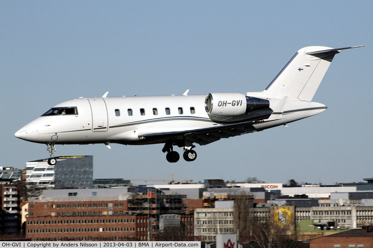 OH-GVI, 2010 Bombardier Challenger 605 (CL-600-2B16) C/N 5849, On final for runway 30.