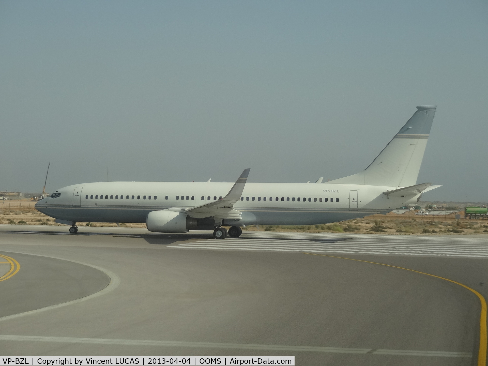 VP-BZL, 2001 Boeing 737-8DV C/N 32915, Take off Mascate Airport 04/04/2013