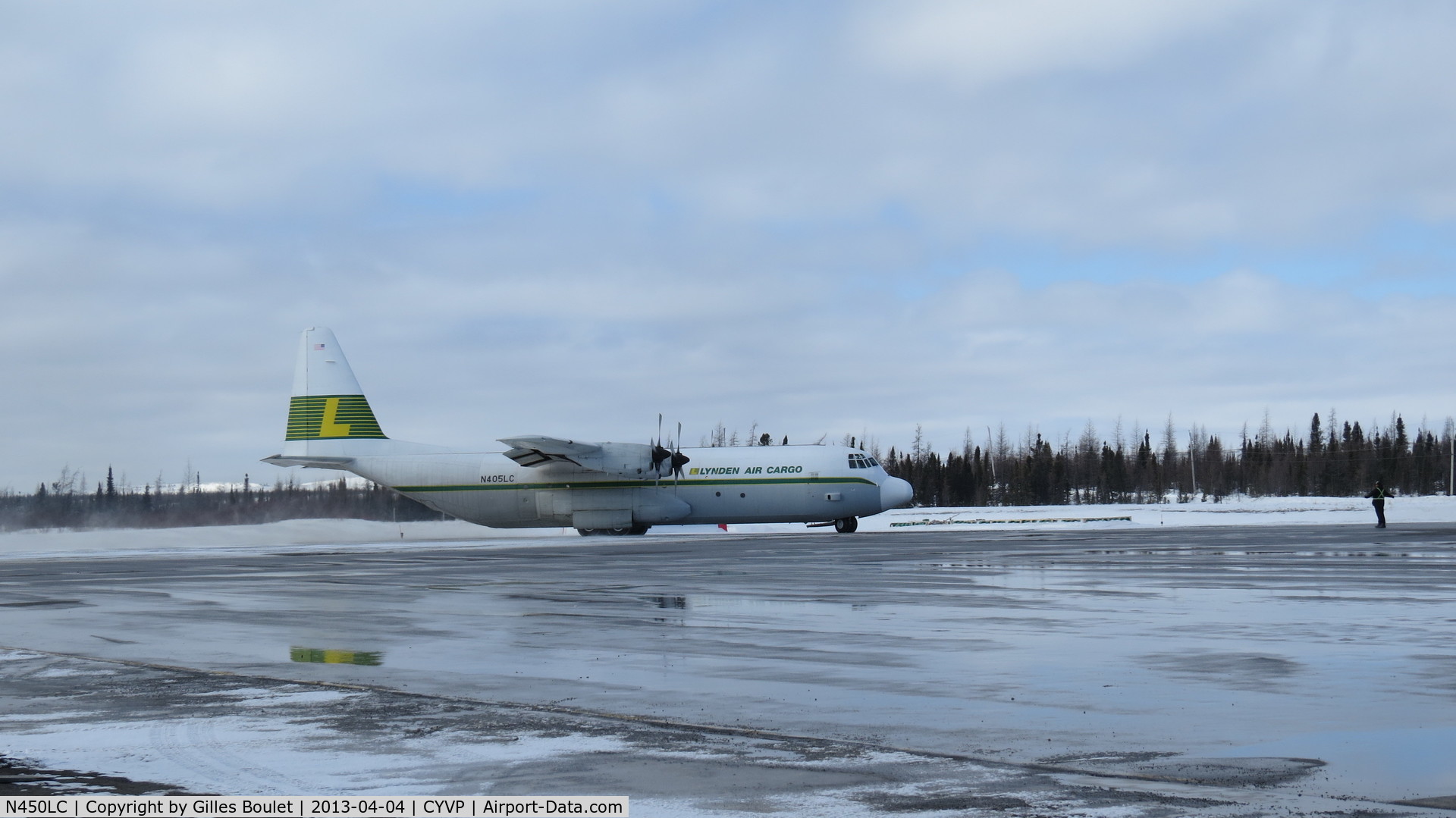 N450LC, 2008 Gulfstream Aerospace GIV-X (G450) C/N 4127, Arriving in Kuujjuaq, Nunavik, Québec,Canada