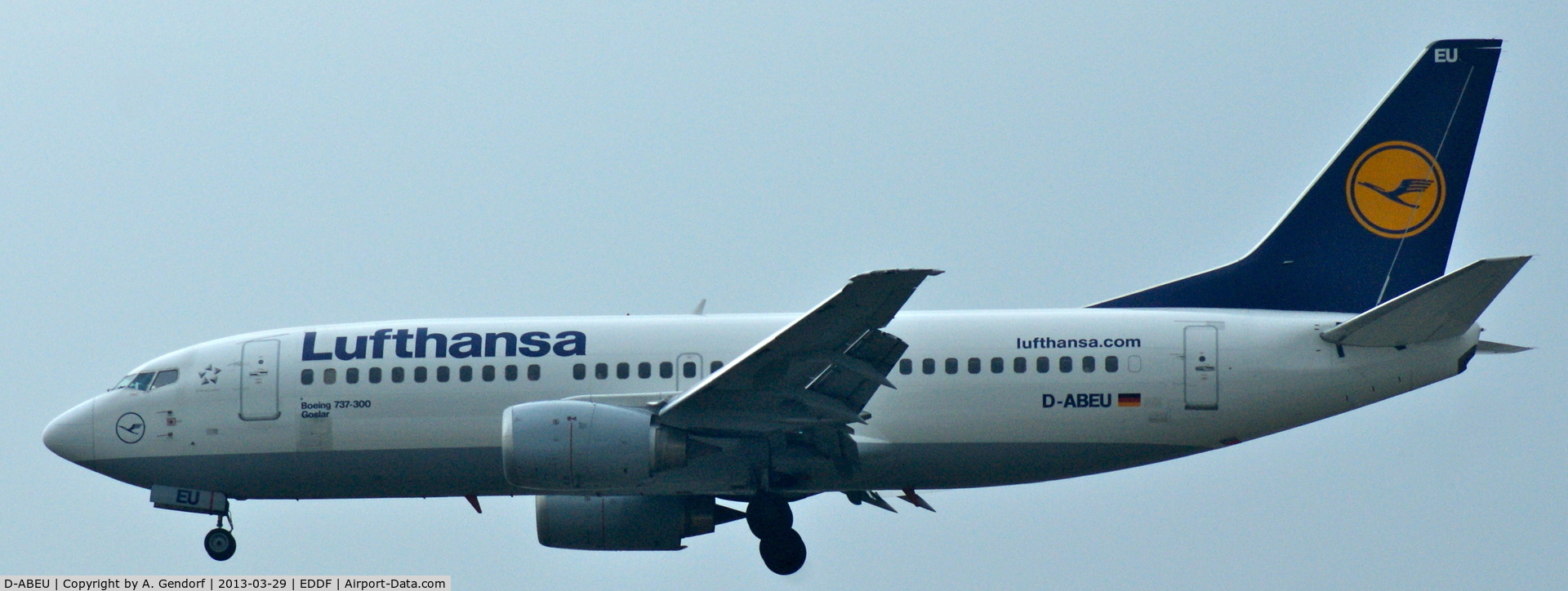 D-ABEU, 1995 Boeing 737-330 C/N 27904, Lufthansa, is reaching the homebase at Frankfurt Int´l (EDDF)