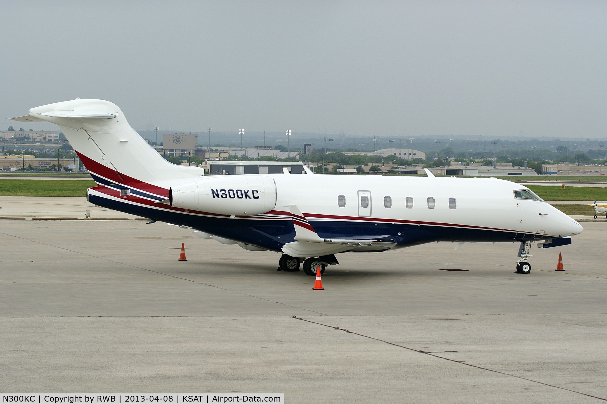 N300KC, 2012 Bombardier Challenger 300 (BD-100-1A10) C/N 20385, Parked