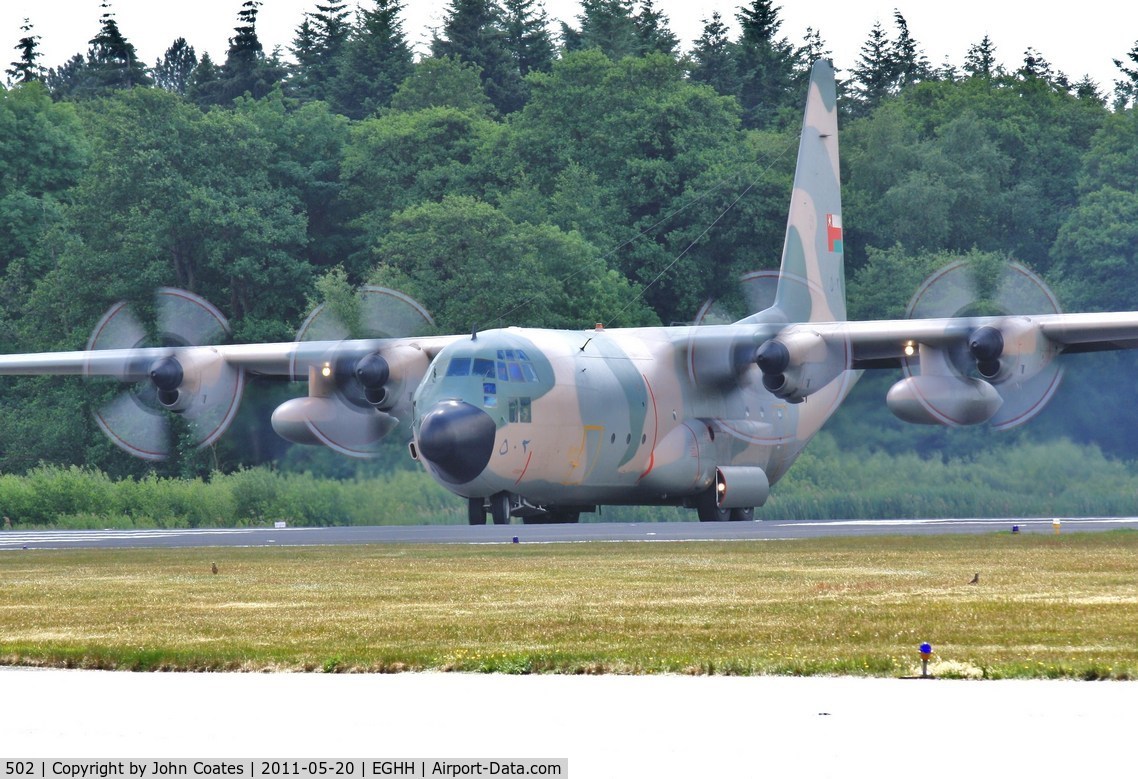 502, 1981 Lockheed C-130H Hercules C/N 4916, Turning to line up for departure