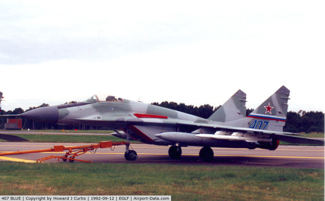 407 BLUE, 2000 Mikoyan-Gurevich MiG-29S C/N 2960507682, At the Farnborough Air Show.