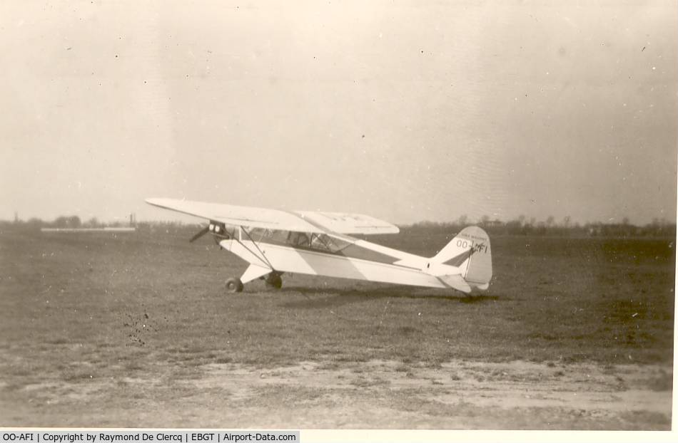 OO-AFI, 1944 Piper L-4J Grasshopper (J3C-65D) C/N 12676, Gent 1966