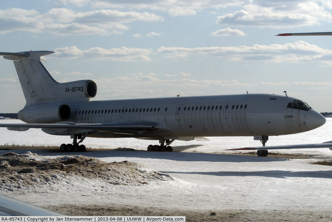 RA-85743, 1992 Tupolev Tu-154M C/N 92A926, ra-85734