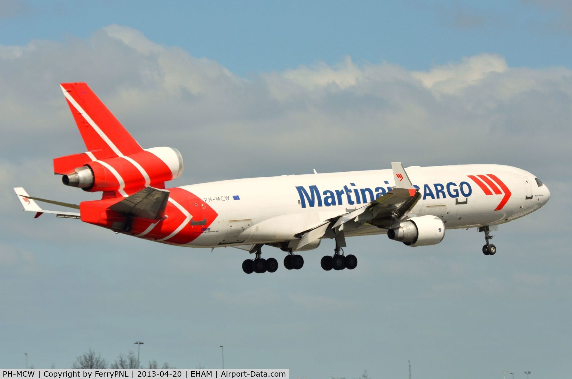 PH-MCW, 1998 McDonnell Douglas MD-11F C/N 48788, Martinair MD11 freighter landing in AMS