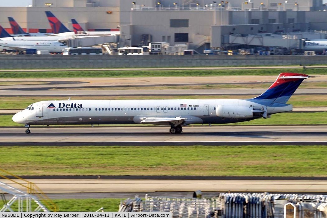 N960DL, 1990 McDonnell Douglas MD-88 C/N 49979, McDonnell Douglas DC-9-88 [49979] (Delta Air Lines) Atlanta-Hartsfield~N 11/04/2010