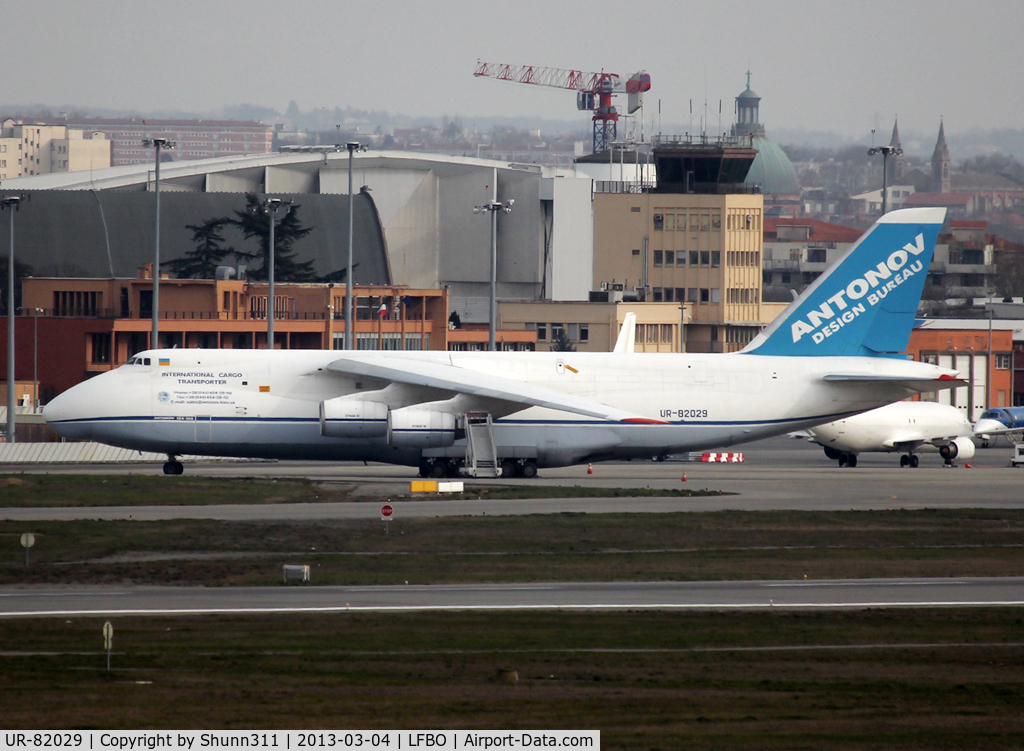UR-82029, 1991 Antonov An-124-100 Ruslan C/N 19530502630/0210, Parked at the new Cargo area...