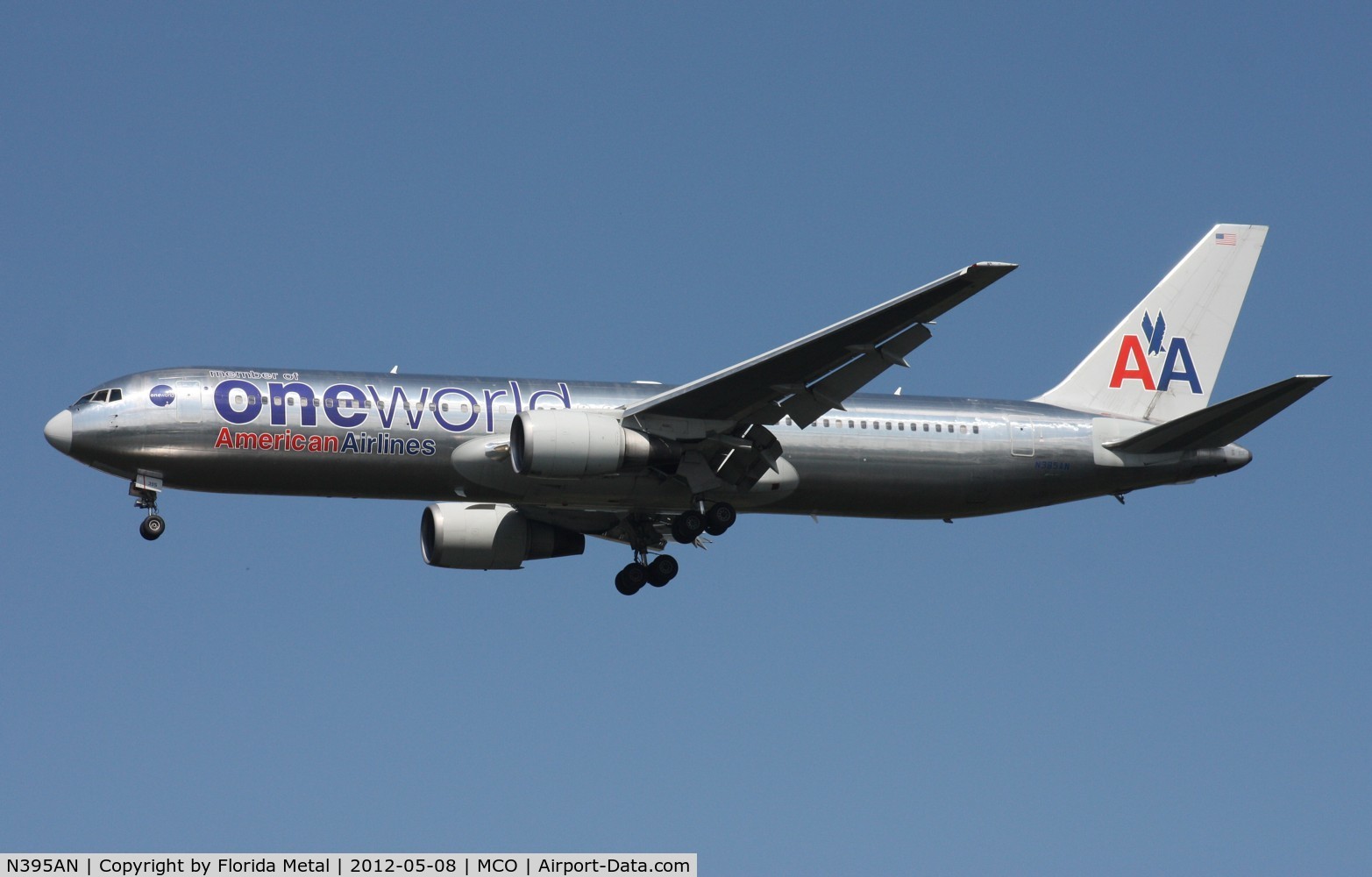 N395AN, 1998 Boeing 767-323 C/N 29432, American One World 767-300