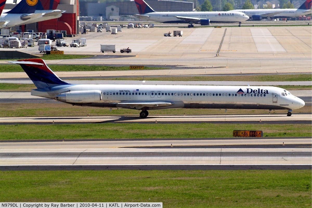 N979DL, 1991 McDonnell Douglas MD-88 C/N 53266, McDonnell Douglas DC-9-88 [53266] (Delta Air Lines) Atlanta-Hartsfield~N 11/04/2010