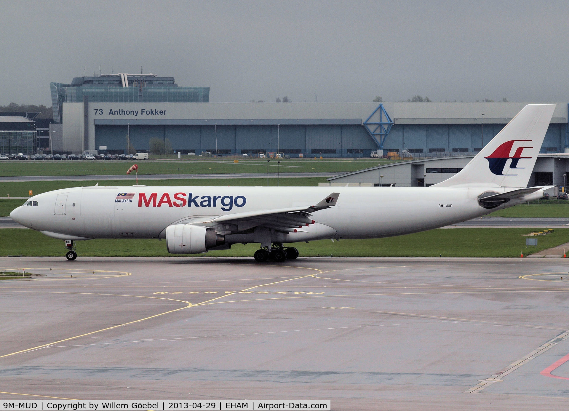 9M-MUD, 2012 Airbus A330-223F C/N 1180, Taxi to runway L18 of Schiphol Airport