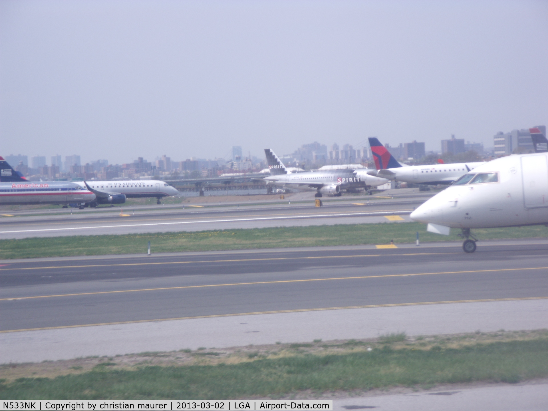 N533NK, 2008 Airbus A319-132 C/N 3393, SPRIT A319 WITH OTHER AIRCRAFT