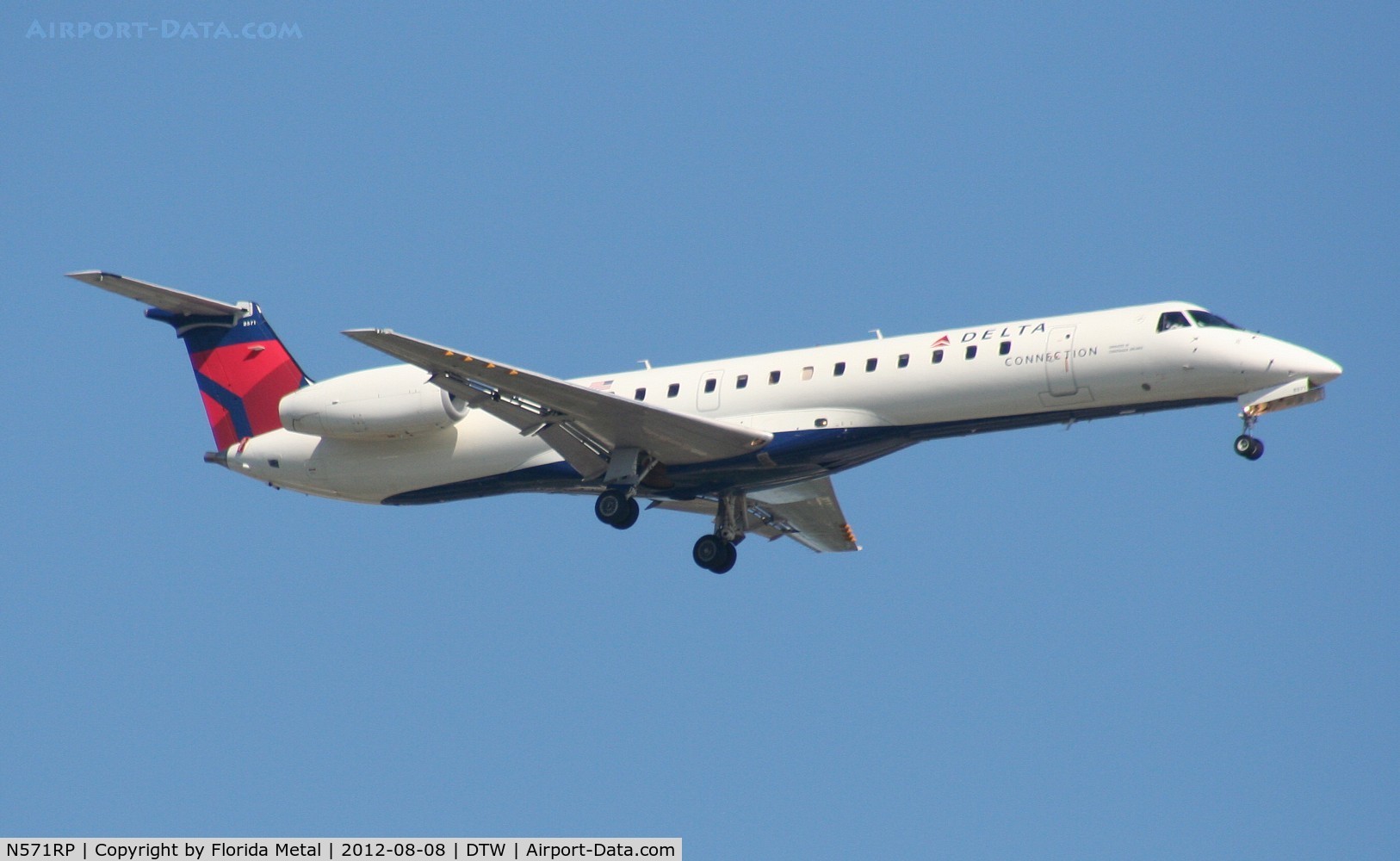N571RP, 2004 Embraer EMB-145LR C/N 14500827, Delta Connection E145