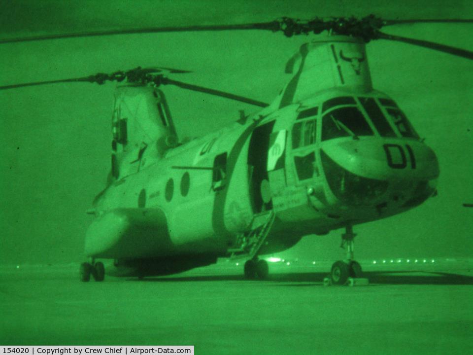 154020, Boeing Vertol CH-46E Sea Knight C/N 2371, 154020 circa March 2006. Al Asad, Iraq, HMM-261
