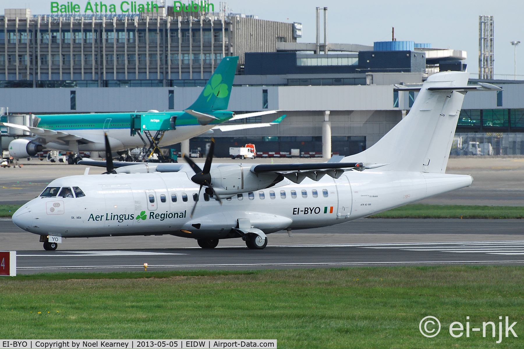 EI-BYO, 1989 ATR 42-300 C/N 161, Lined up for departure off Rwy 28 at Dublin.