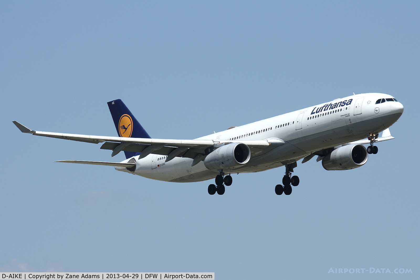 D-AIKE, 2004 Airbus A330-343X C/N 636, Lufthansa landing at DFW Airport