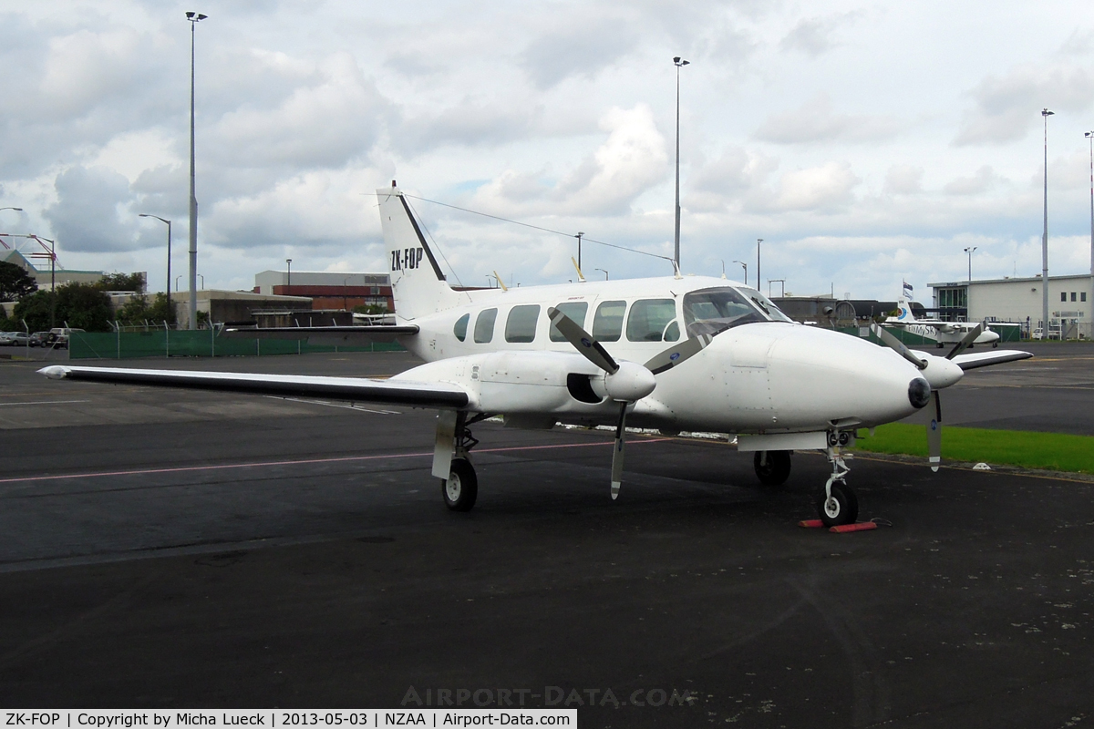 ZK-FOP, Piper PA-31-350 Chieftain C/N 31-7405227, At Auckland