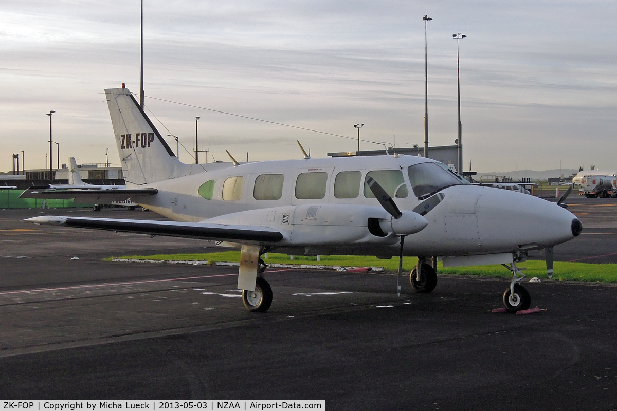 ZK-FOP, Piper PA-31-350 Chieftain C/N 31-7405227, At Auckland