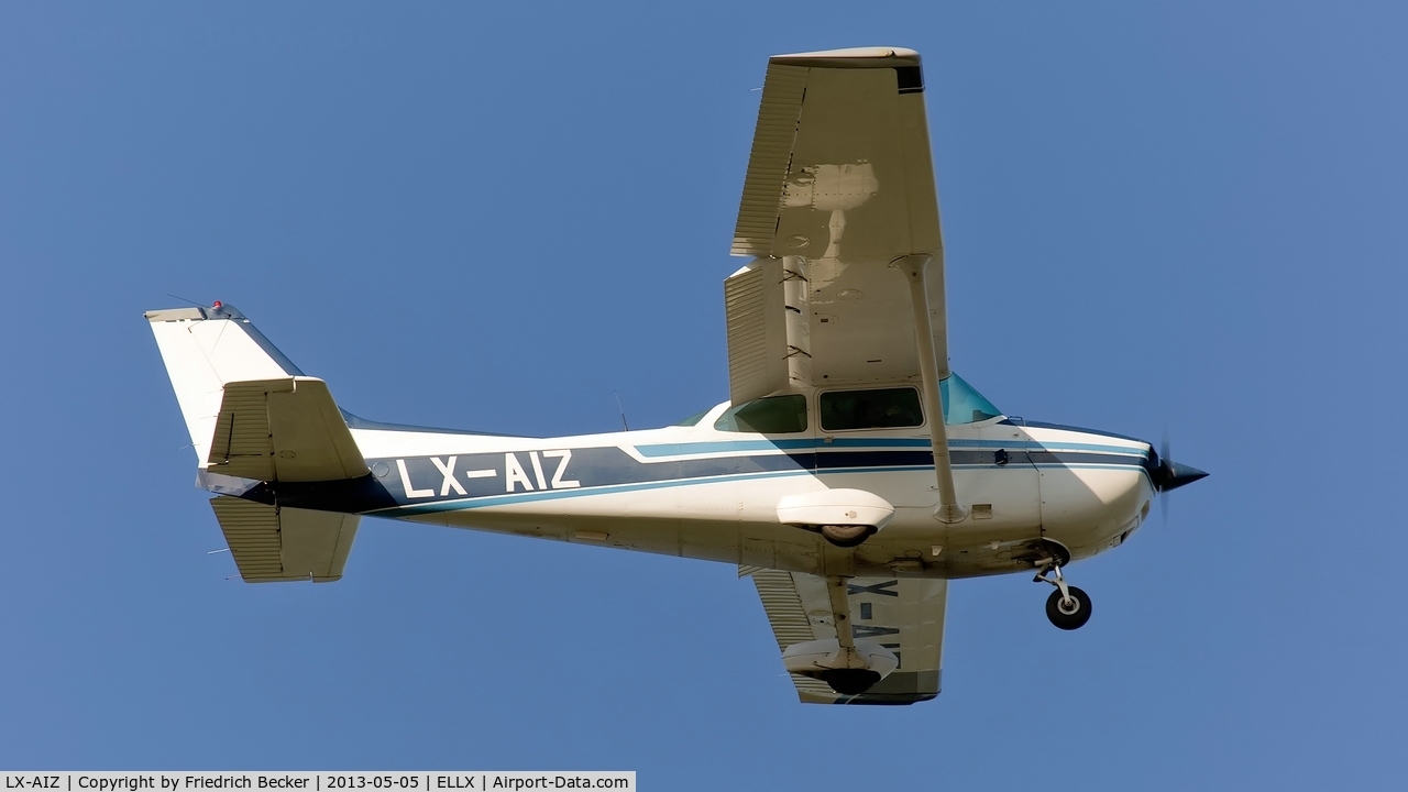 LX-AIZ, 1980 Reims F172N Skyhawk C/N 1968, on final RW24