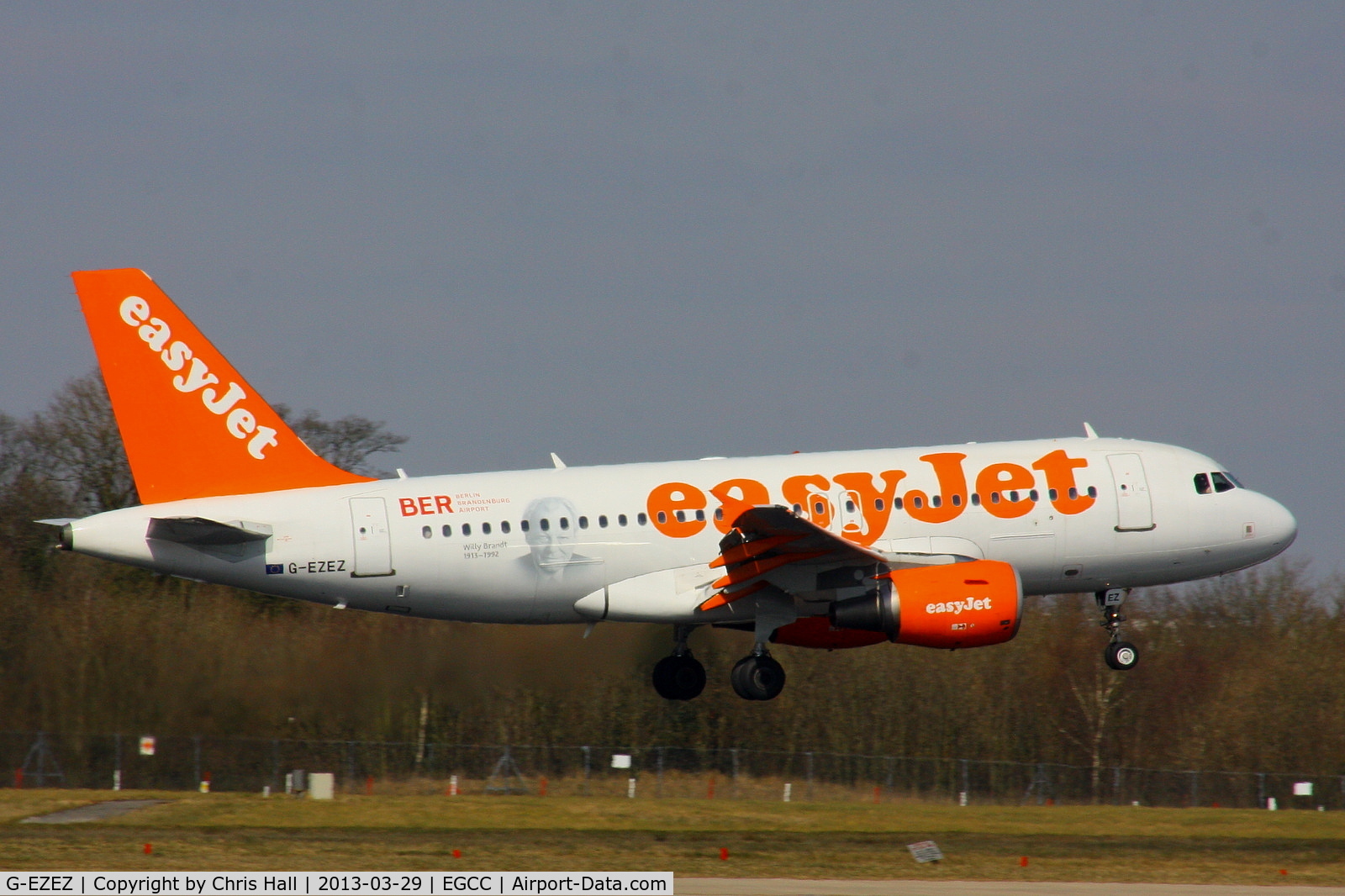 G-EZEZ, 2004 Airbus A319-111 C/N 2360, easyJet