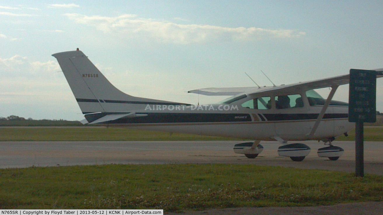 N765SR, 1979 Cessna 182Q Skylane Skylane C/N 18267164, Leaving KCNK this morning