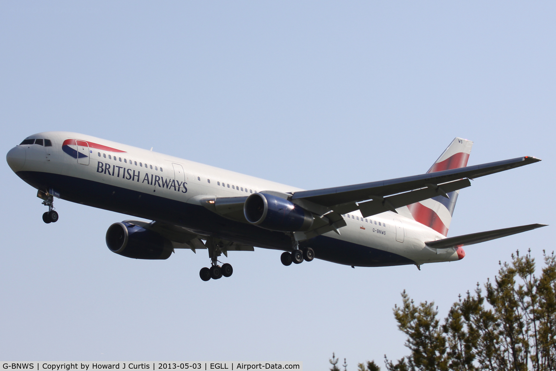 G-BNWS, 1992 Boeing 767-336 C/N 25826, British Airways, on finals for runway 27L.