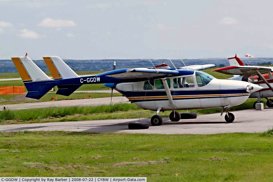 C-GGDW, 1965 Cessna 337 Super Skymaster C/N 337-0153, Cessna 337 Super Skymaster [337-0153] Calgary-Springbank~C 22/07/2008