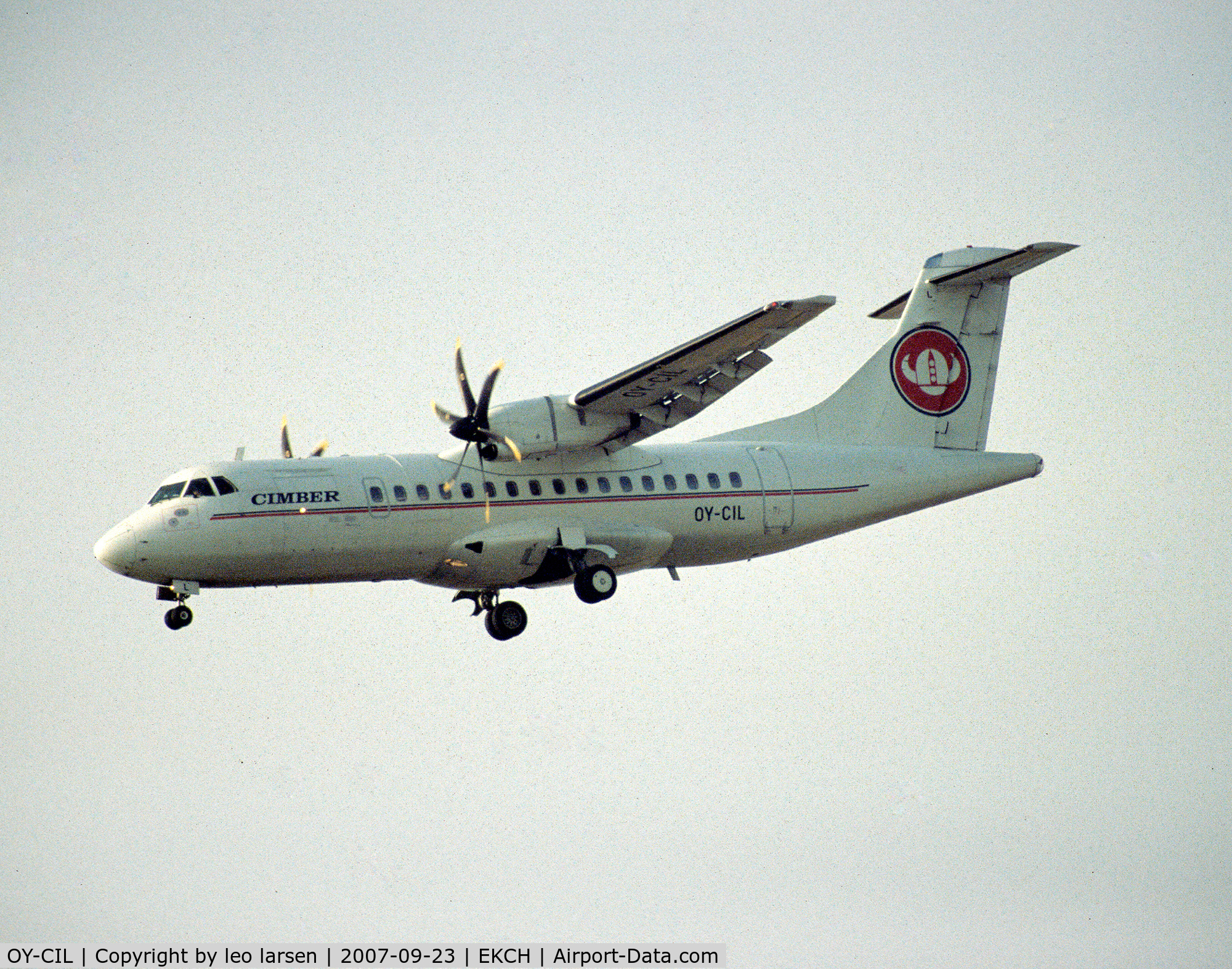 OY-CIL, 1996 ATR 42-500 C/N 514, Approach to R-22L Copenhagen Kastrup 23.9.07