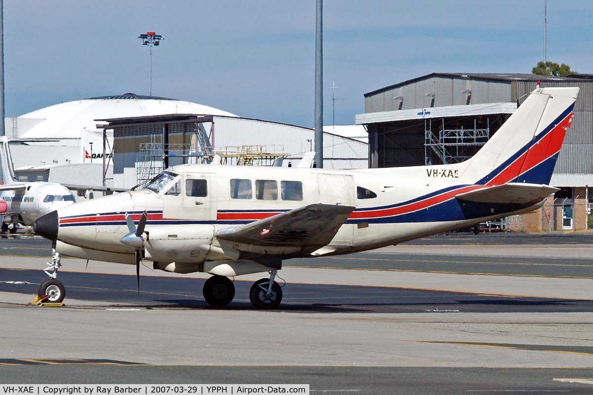 VH-XAE, 1966 Beech 65-B80 Queen Air Queen Air C/N LD-305, Beech 65-B80 Queen Air [LD-328] Perth~VH 29/03/2007