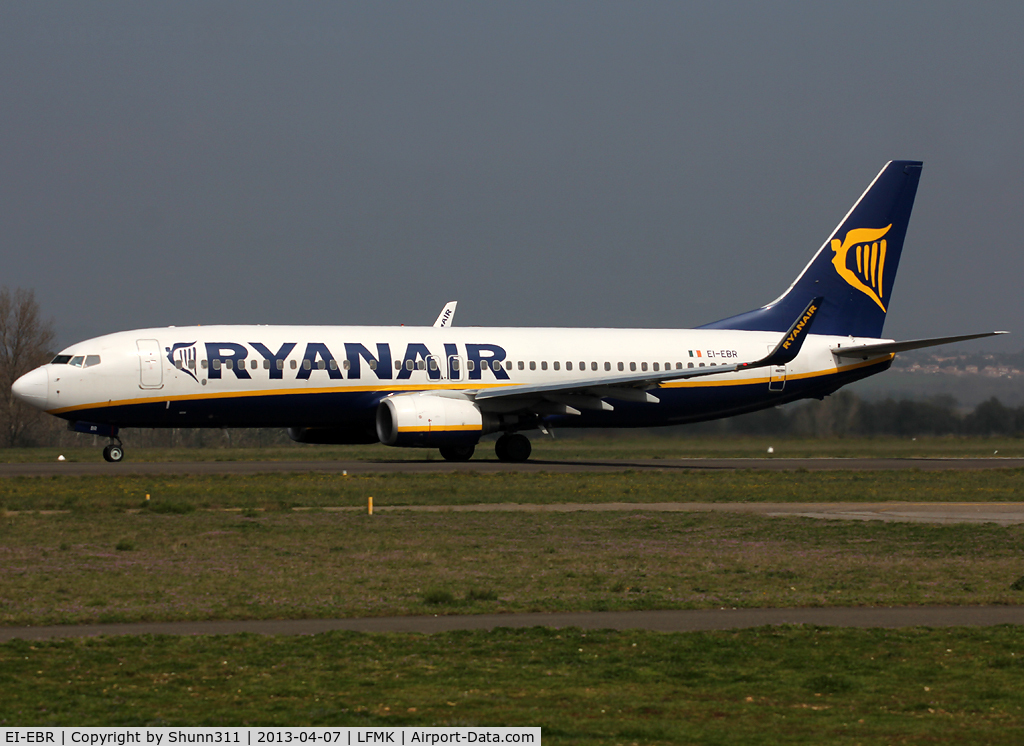 EI-EBR, 2009 Boeing 737-8AS C/N 37530, On taking off rwy 28...