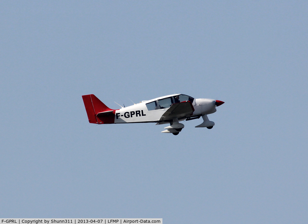F-GPRL, 1992 Robin DR-400-140B Major Major C/N 2125, Taking off rwy 31L