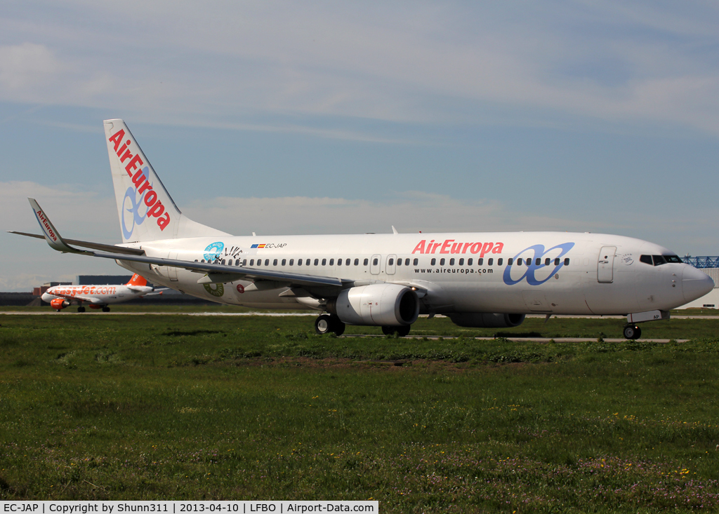 EC-JAP, 2004 Boeing 737-85P C/N 33971, Taxiing holding point rwy 14L for departure with additional stickers on right side, different from the left...