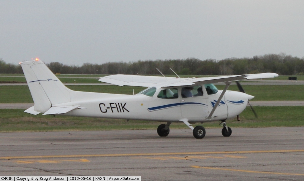 C-FIIK, 1978 Cessna 172N C/N 17269904, Cessna 172N Skyhawk departing the ramp to runway 13.