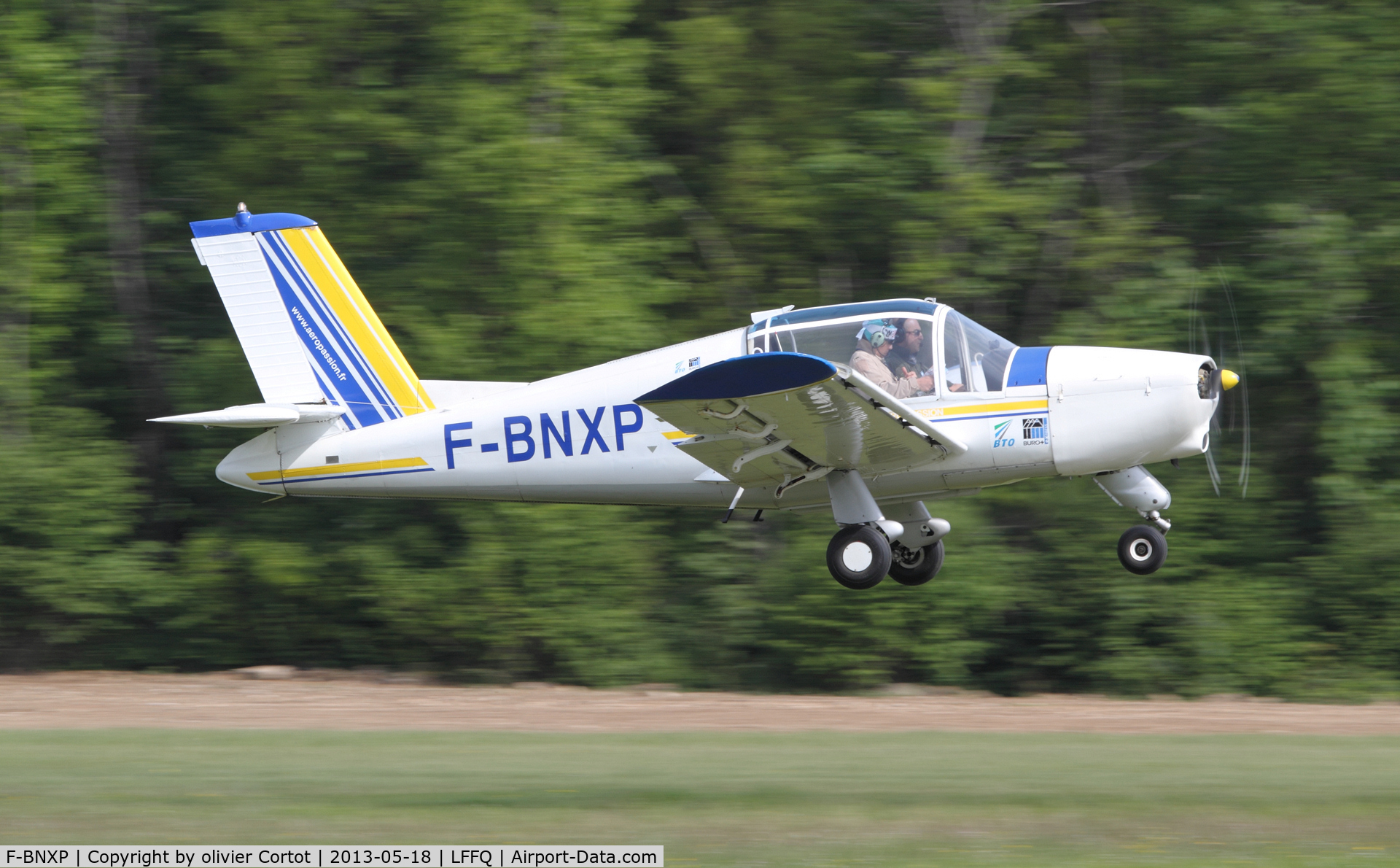 F-BNXP, Morane-Saulnier MS-880B Rallye Club C/N 839, taking off during the 2013 ferté Alais airshow