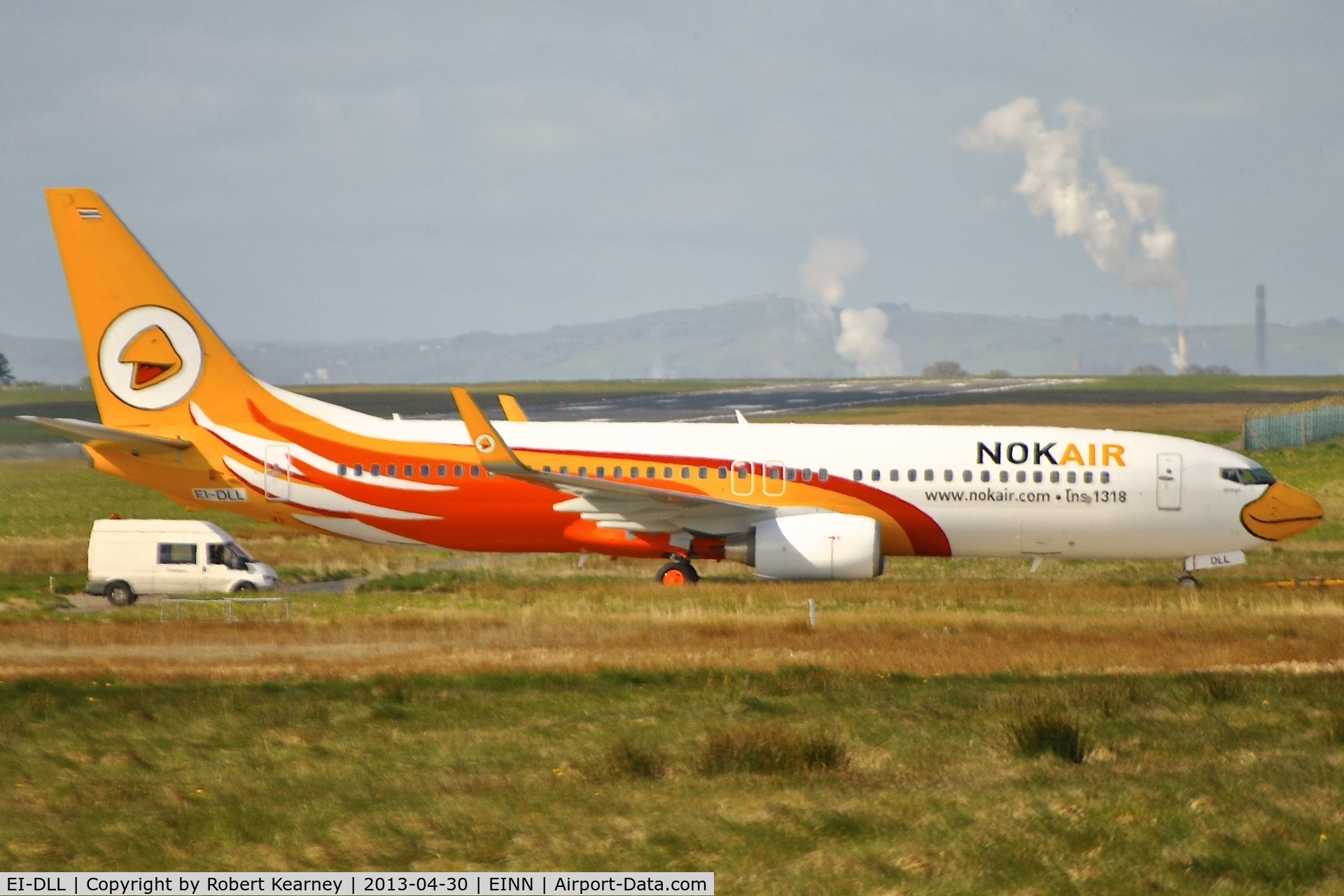 EI-DLL, 2008 Boeing 737-8AS C/N 33593, Heading to the hangar for engine tests before delivery