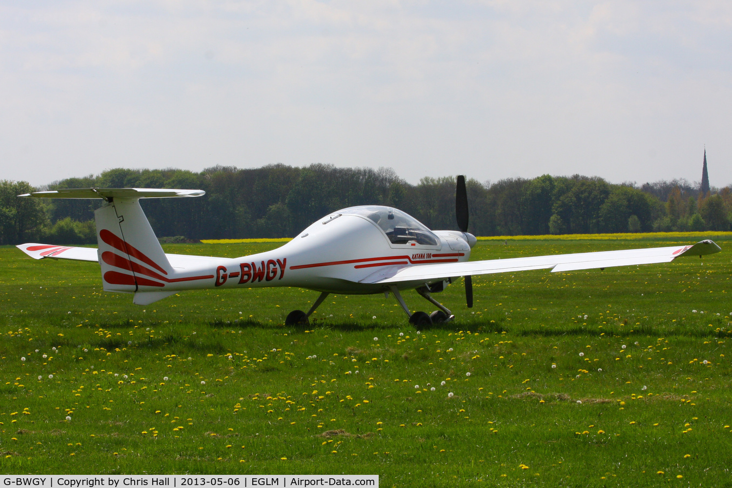 G-BWGY, 1995 HOAC DV-20 Katana C/N 20134, White Waltham resident