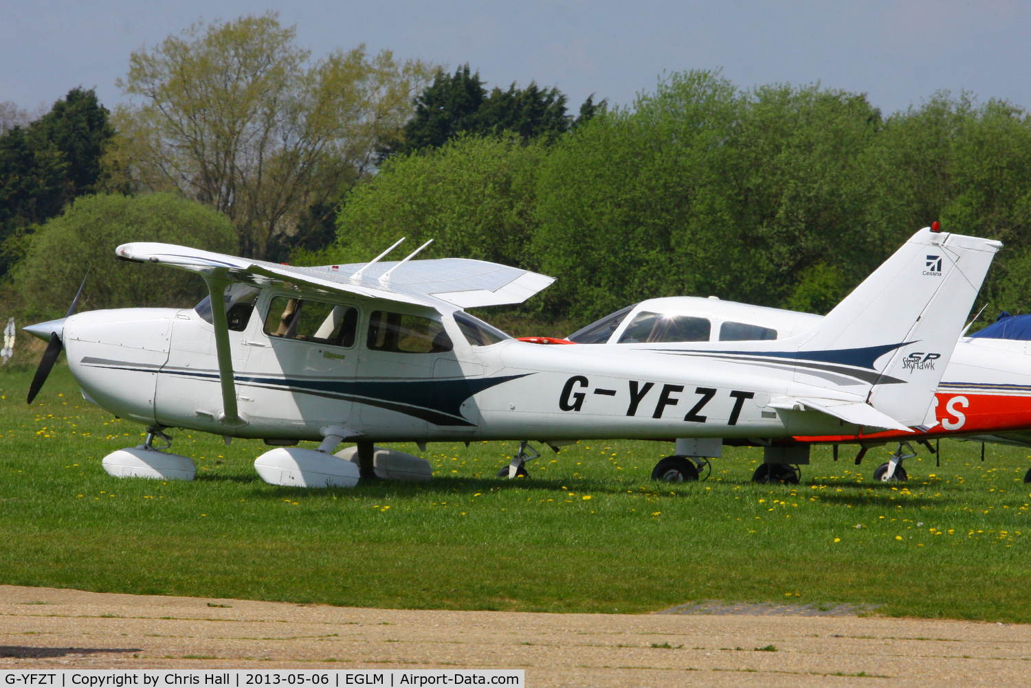 G-YFZT, 2004 Cessna 172S C/N 172S-9587, White Waltham resident
