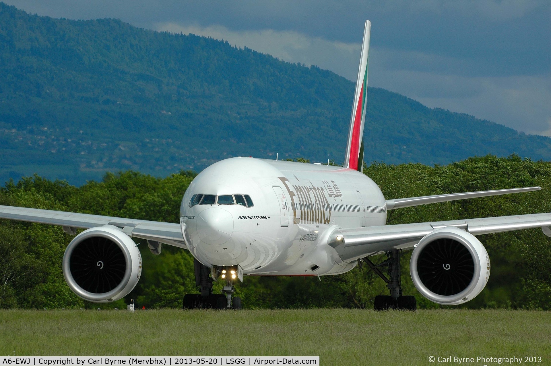 A6-EWJ, 2009 Boeing 777-21H/LR C/N 35590, Taken from the park at the 05 threshold.
