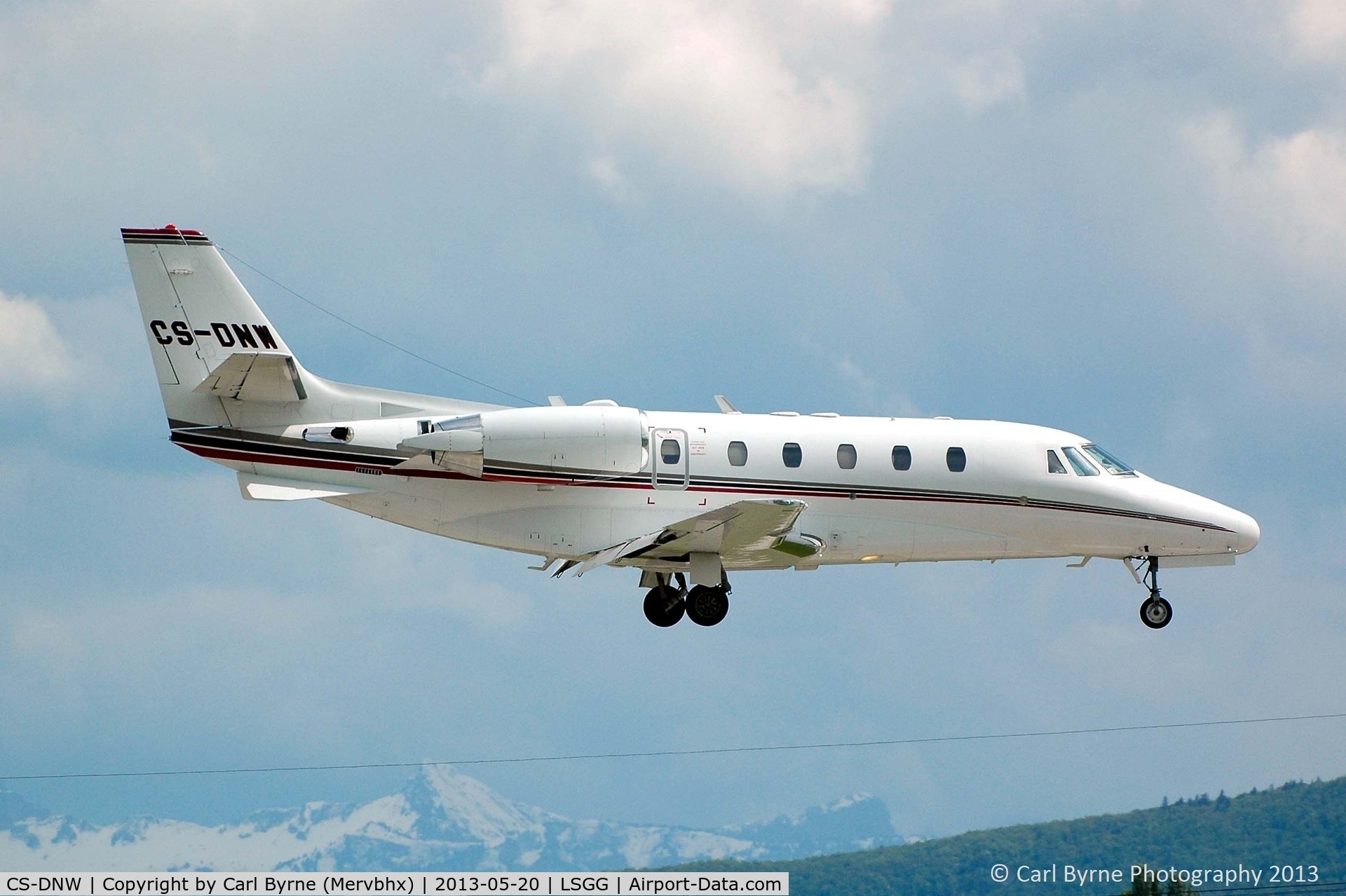 CS-DNW, 2001 Cessna 560XL Citation Excel C/N 560-5221, Taken from the park at the 05 threshold.