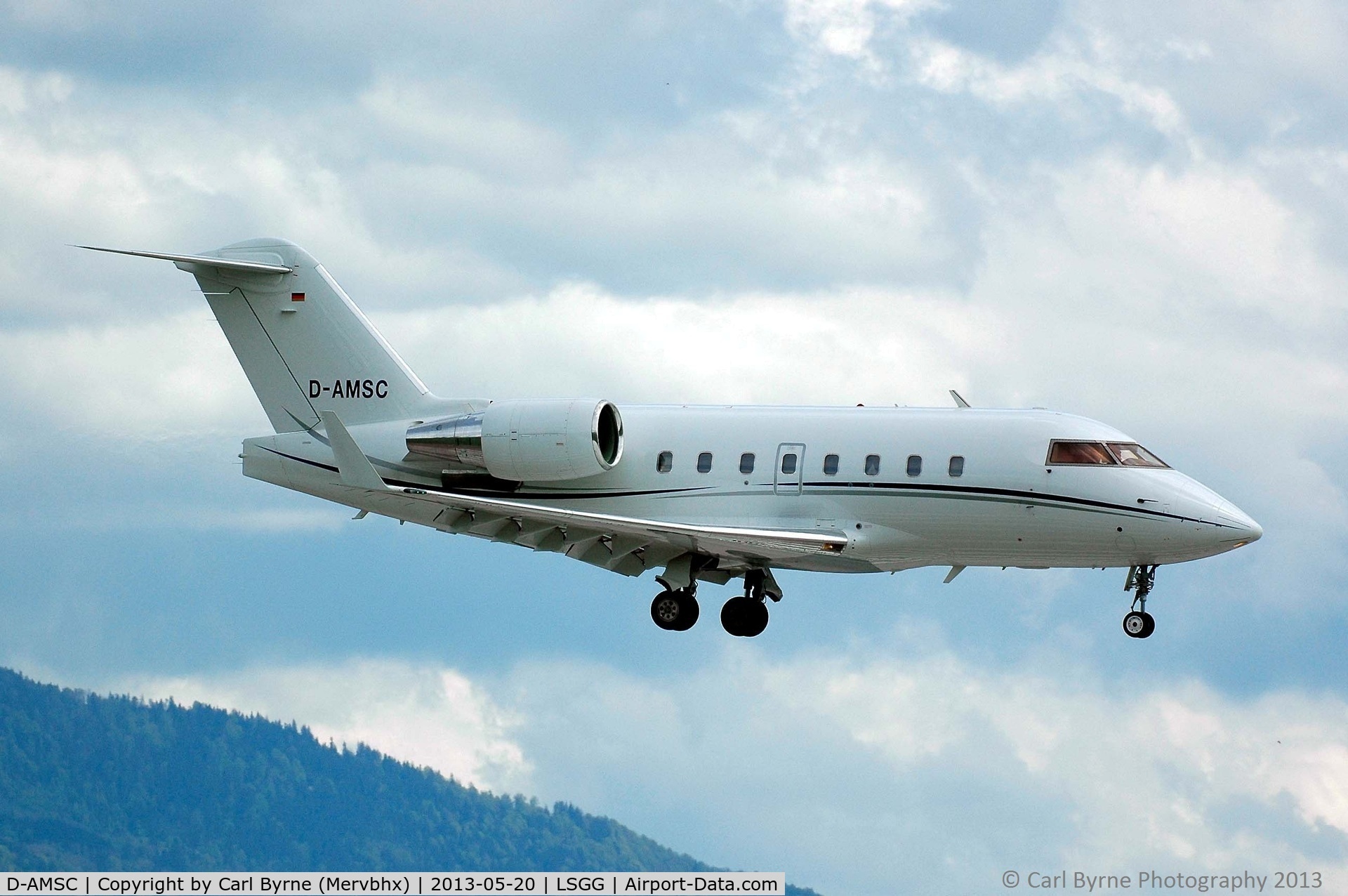 D-AMSC, 2000 Bombardier Challenger 604 (CL-600-2B16) C/N 5464, Taken from the park at the 05 threshold.