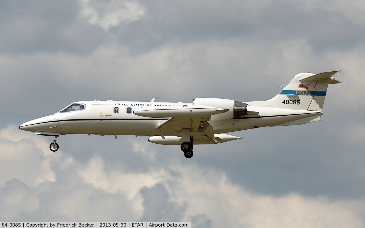 84-0085, 1984 Gates Learjet C-21A C/N 35A-531, on final RW26