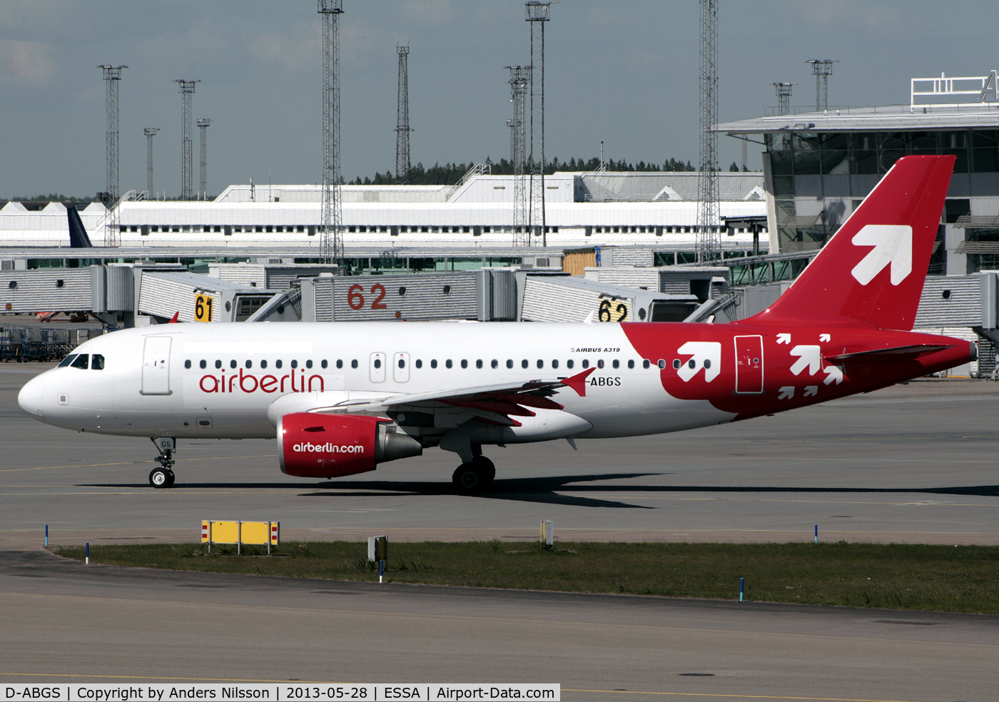 D-ABGS, 2009 Airbus A319-112 C/N 3865, Taxiing to runway 01L.