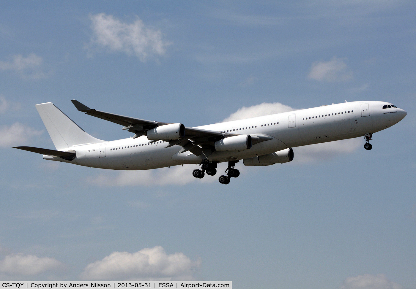 CS-TQY, 1997 Airbus A340-313X C/N 190, On final approach for 01R.
