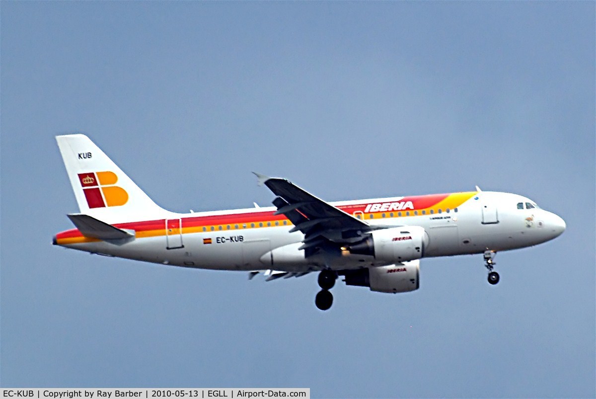 EC-KUB, 2008 Airbus A319-111 C/N 3651, Airbus A319-111 [3651] (Iberia) Home~G 13/05/2010. On approach 27L.