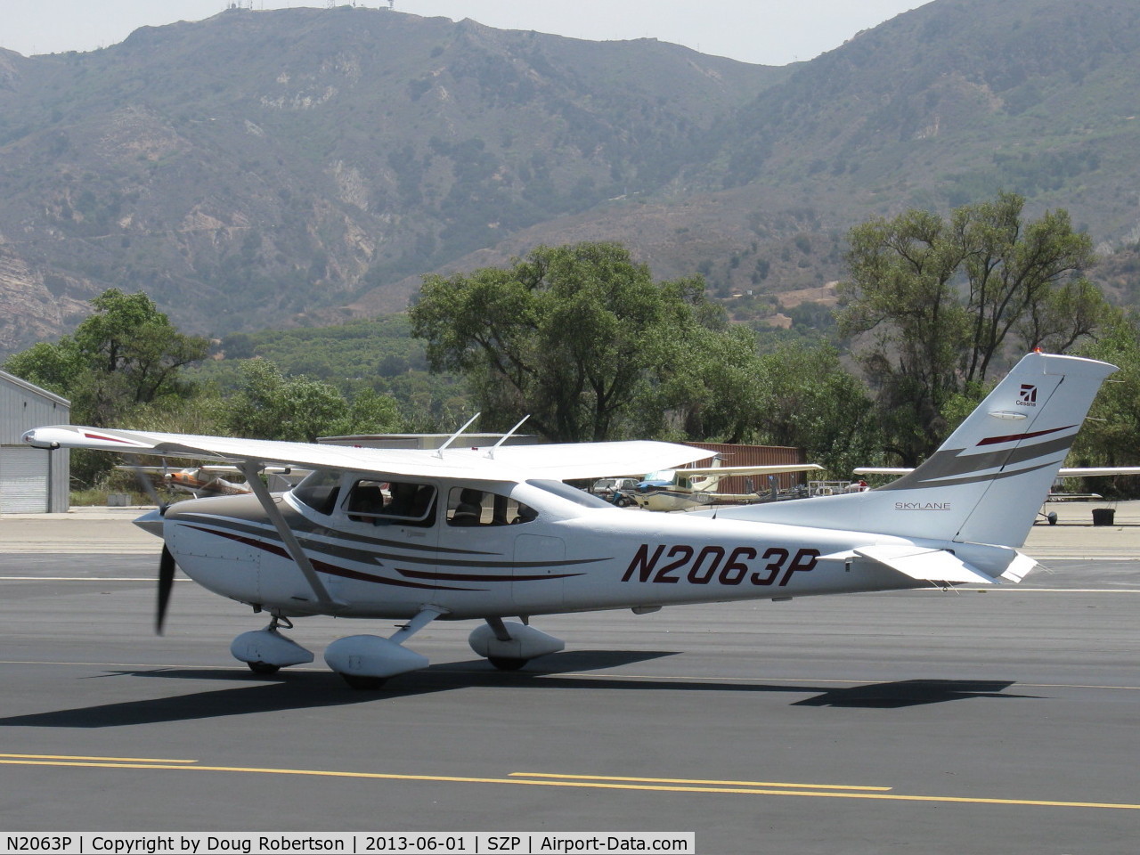 N2063P, 2005 Cessna 182T Skylane C/N 18281644, 2005 Cessna 182T SKYLANE, Lycoming IO-540-AB1A5 230 Hp, taxi to 22