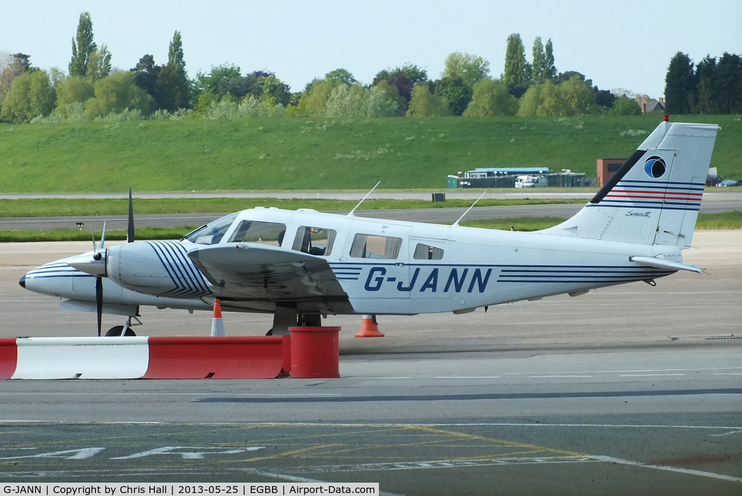 G-JANN, 1988 Piper PA-34-220T Seneca III C/N 34-33133, privately owned