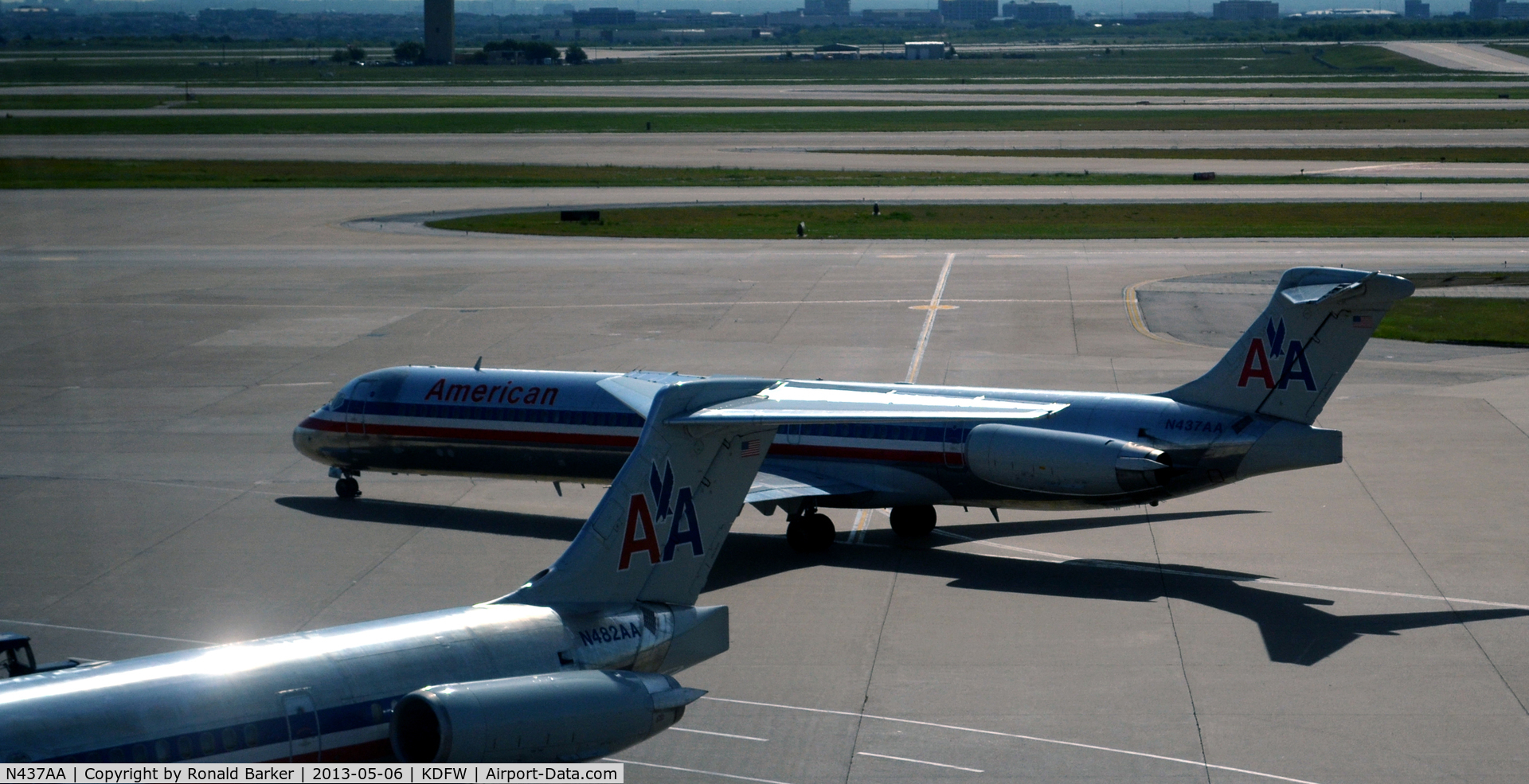 N437AA, 1987 McDonnell Douglas MD-83 (DC-9-83) C/N 49455, DFW, TX