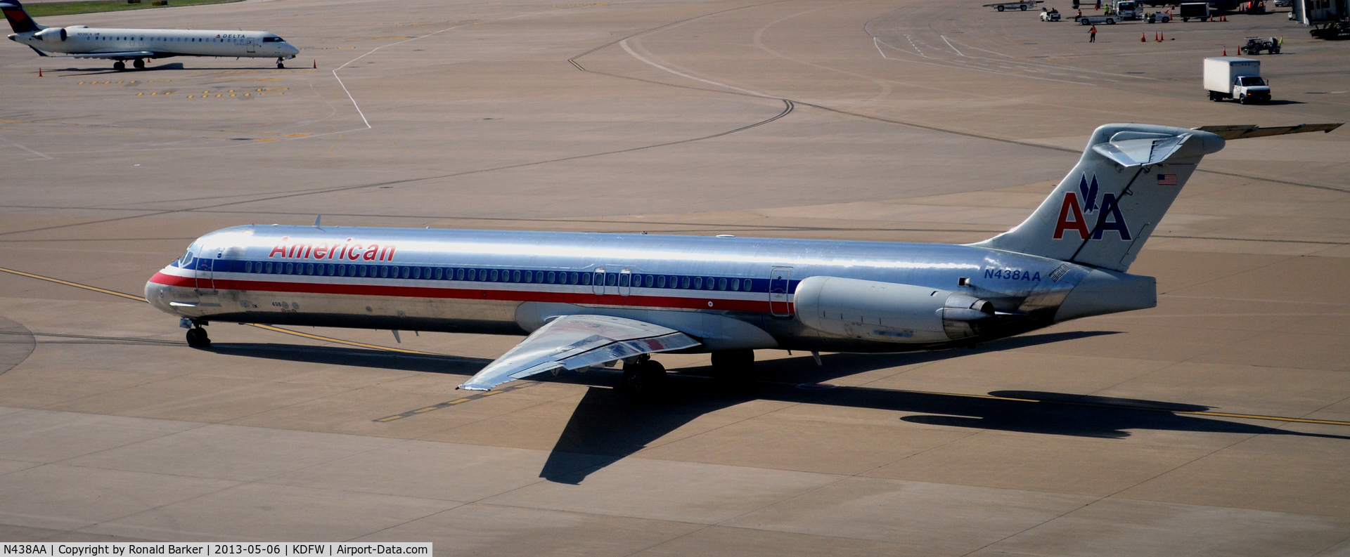 N438AA, 1987 McDonnell Douglas MD-83 (DC-9-83) C/N 49456, DFW, TX